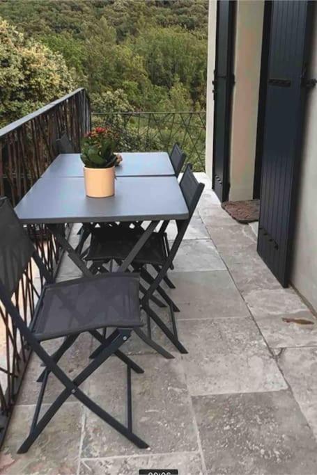 GinasservisLoft Pied De Coline Au Calme公寓 外观 照片